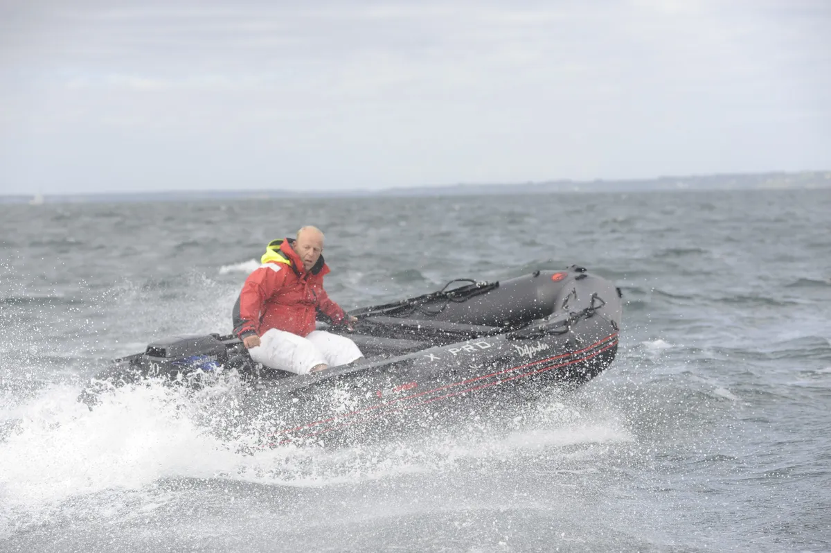 3D Tender Heavy Duty 360: Le canot pneumatique fend rapidement les vagues