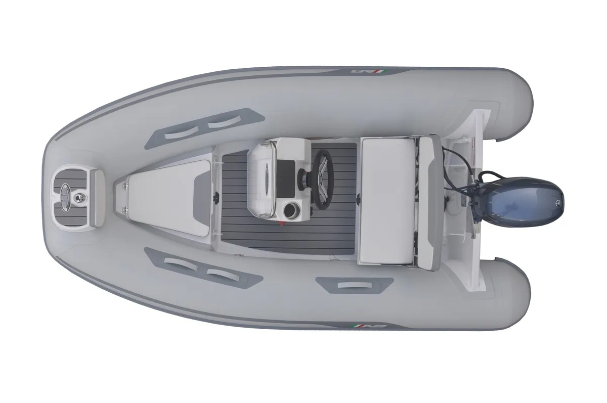 AB Inflatables Alumina 9.5 ALX: Rubber dinghy photographed from above