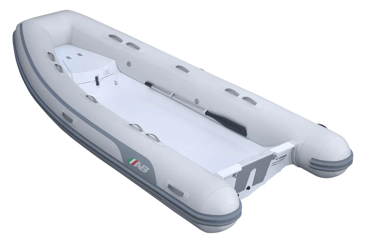AB Inflatables Navigo 14 VS: Rubber boat with a white hull