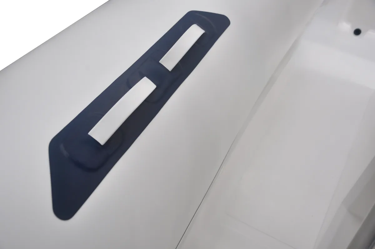 AB Inflatables Oceanus 24 VST: Handle on the hull of a boat