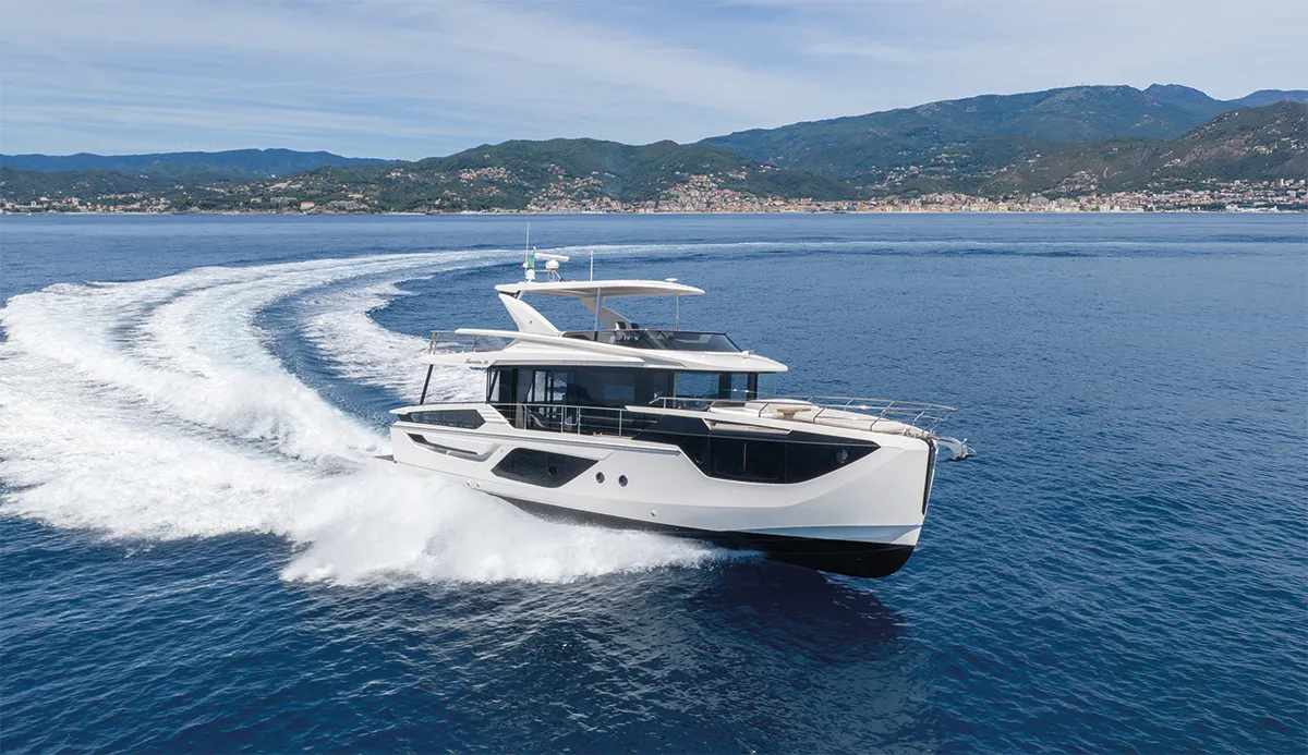 Absolute Yachts Navetta 58 Andromeda: Bootsfahrt auf dem Meer