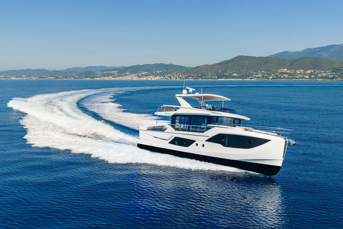 Absolute Yachts Navetta 62: Bootsfahrt auf dem Meer