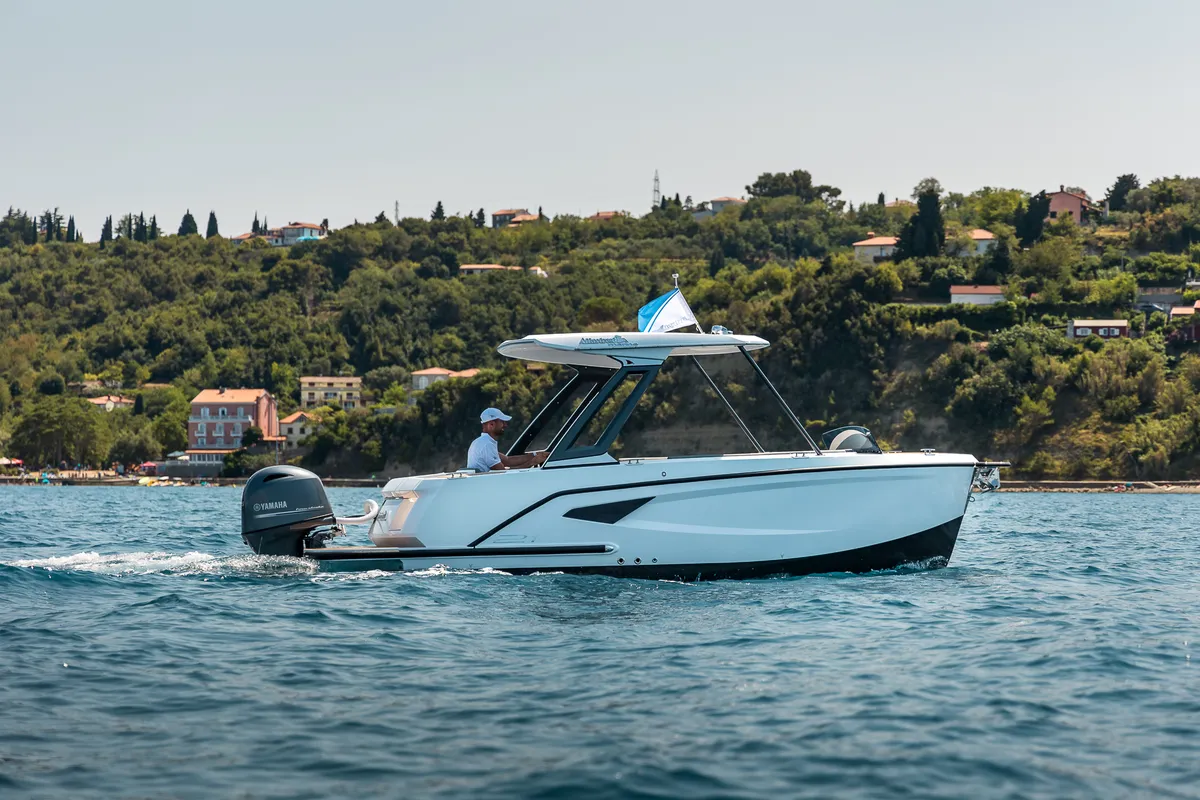 Alfastreet Marine 21 Open Outboard: Bootsfahrt auf dem Meer