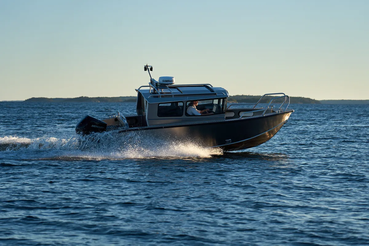Alukin Cabin 650: Bootsfahrt auf dem Meer