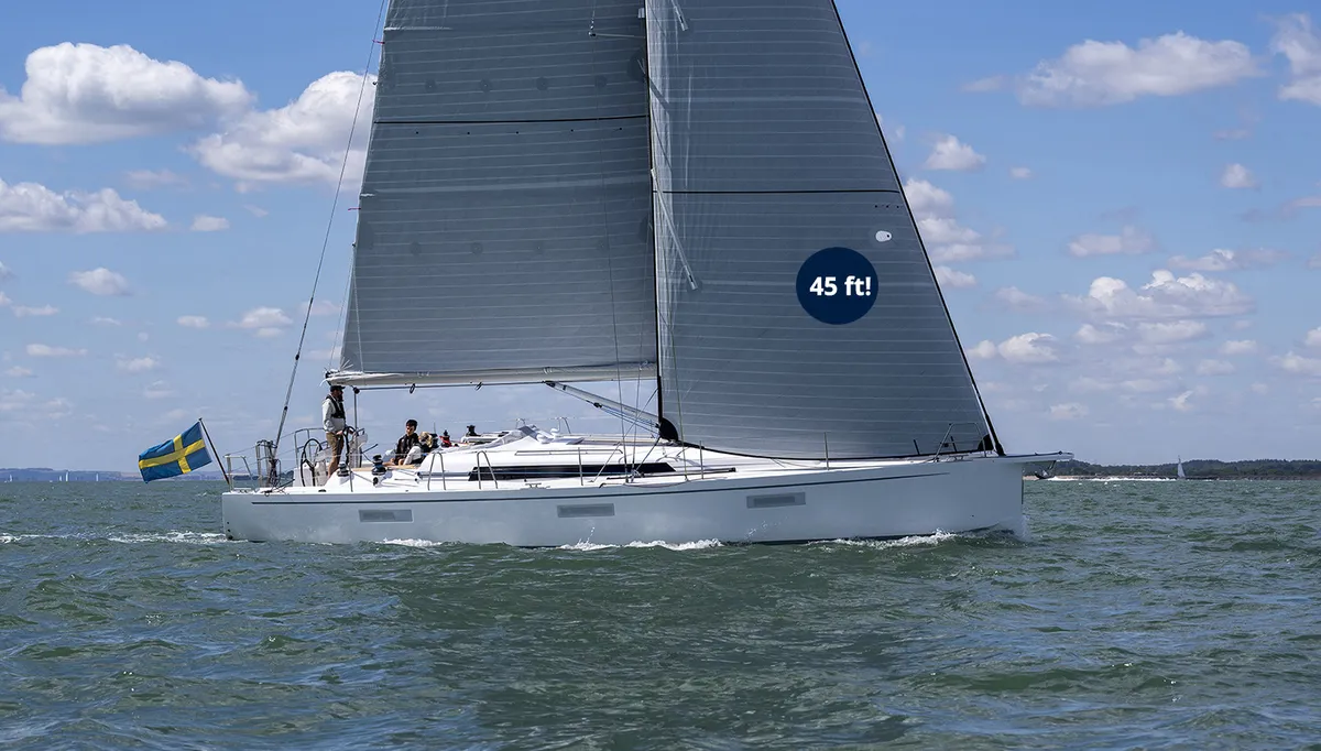 Arcona Yachts 435 Mk II: Sailing boat on open water