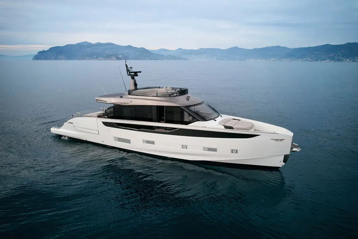 Azimut Seadeck 7: Außenansicht des Bootes