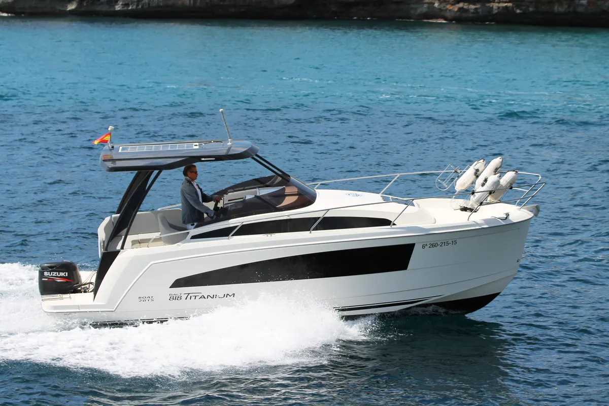 Balt Yacht Balt 818 Titanium: Boat cruising at sea