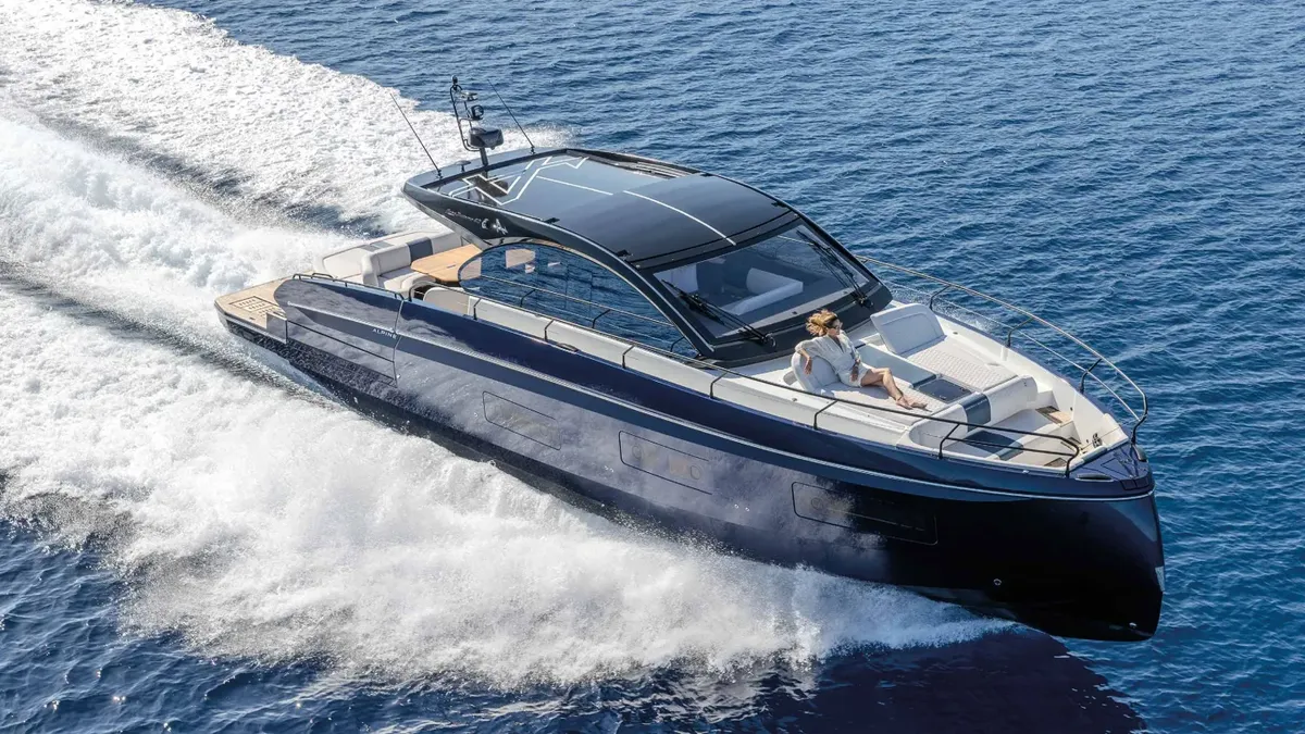 Beneteau Gran Turismo 50: Bootsfahrt auf dem Meer