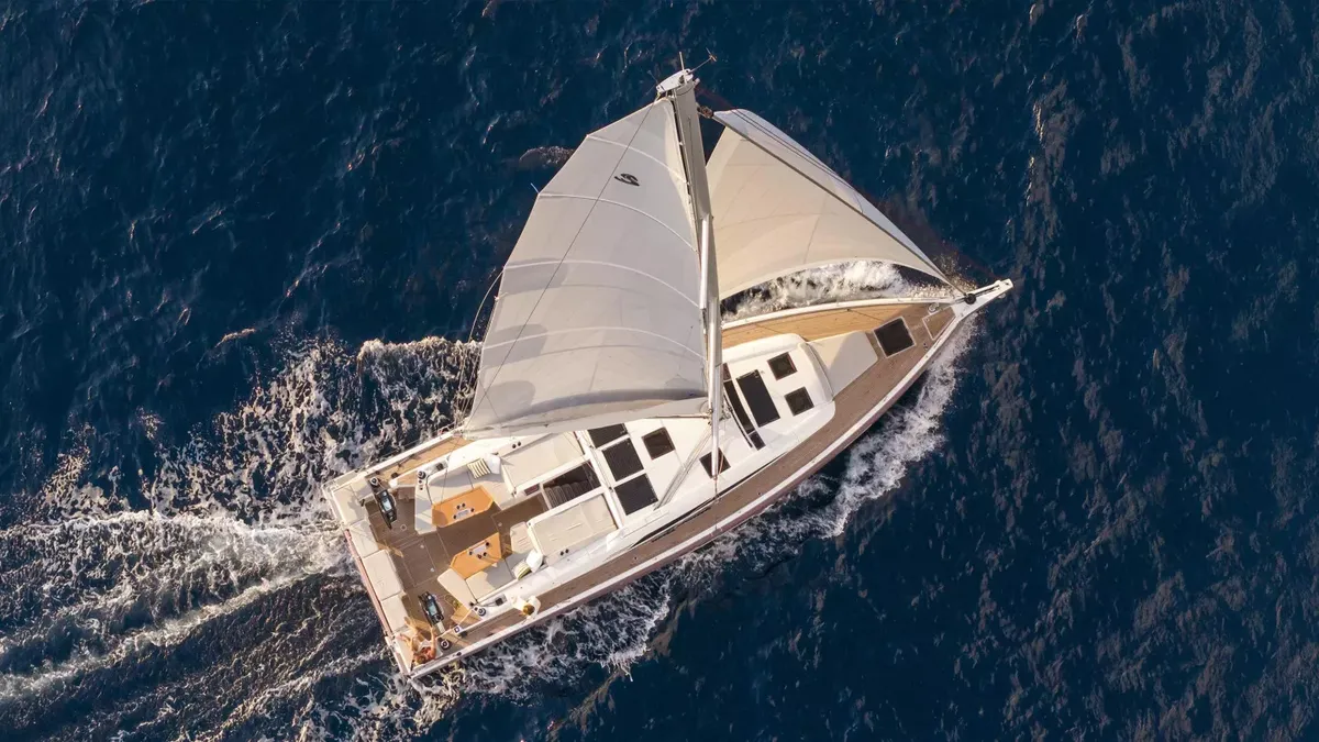Beneteau Oceanis 52: Segelboot auf See