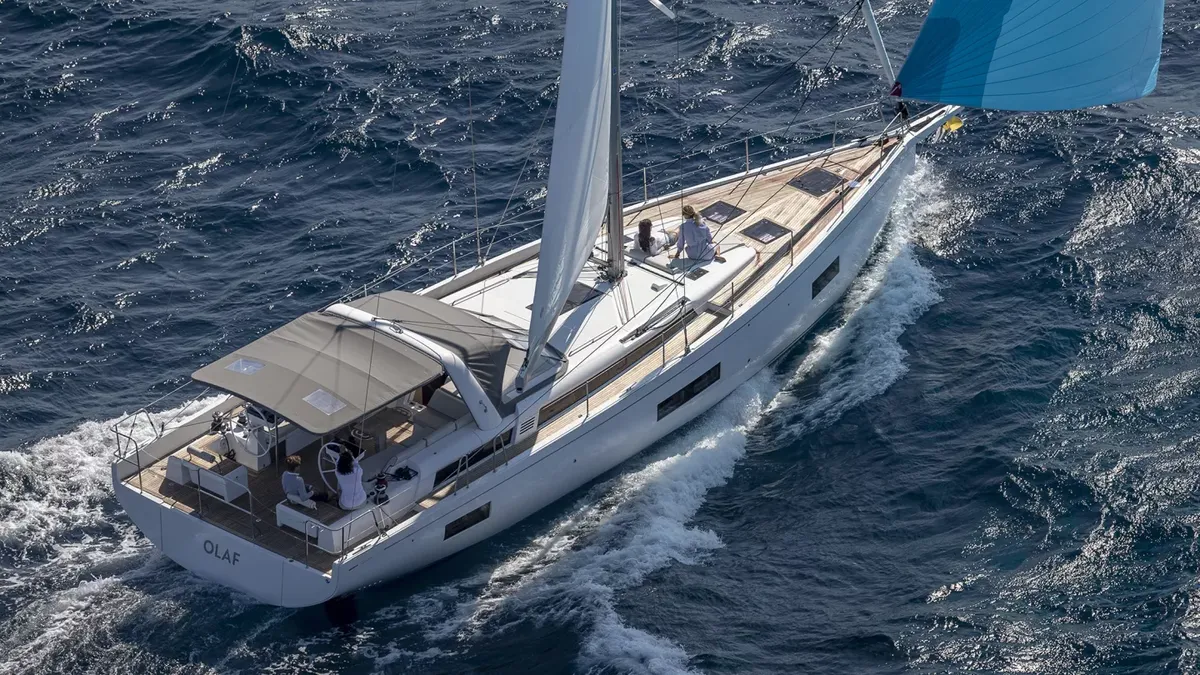 Beneteau Oceanis Yacht 54: Segelboot auf See