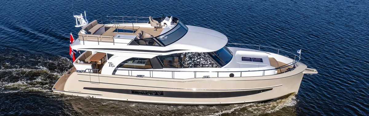 Boarncruiser 50 Traveller: Eine Yacht auf dem Wasser