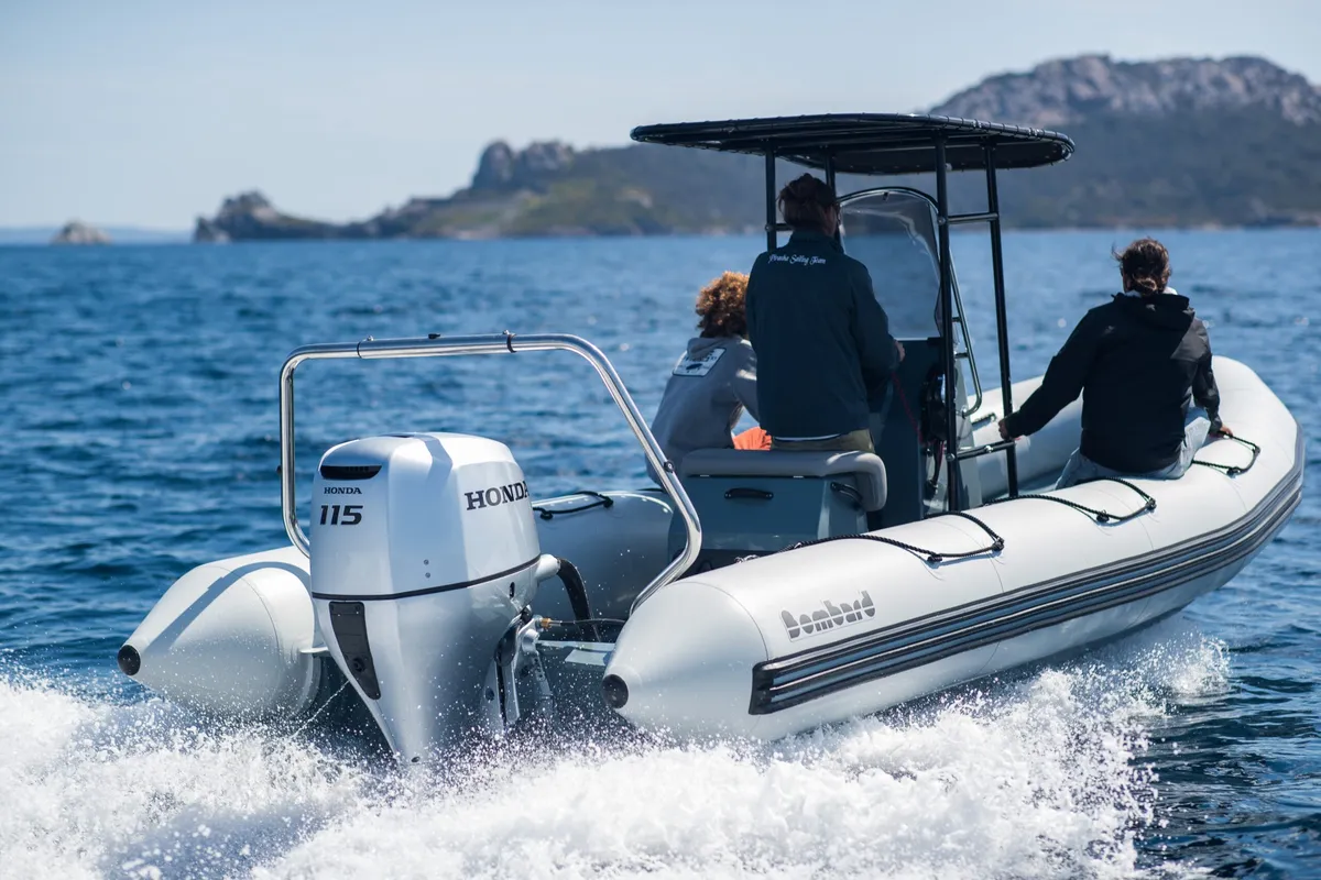 Bombard Explorer 600: Eine Fahrt mit dem Schlauchboot auf dem Meer