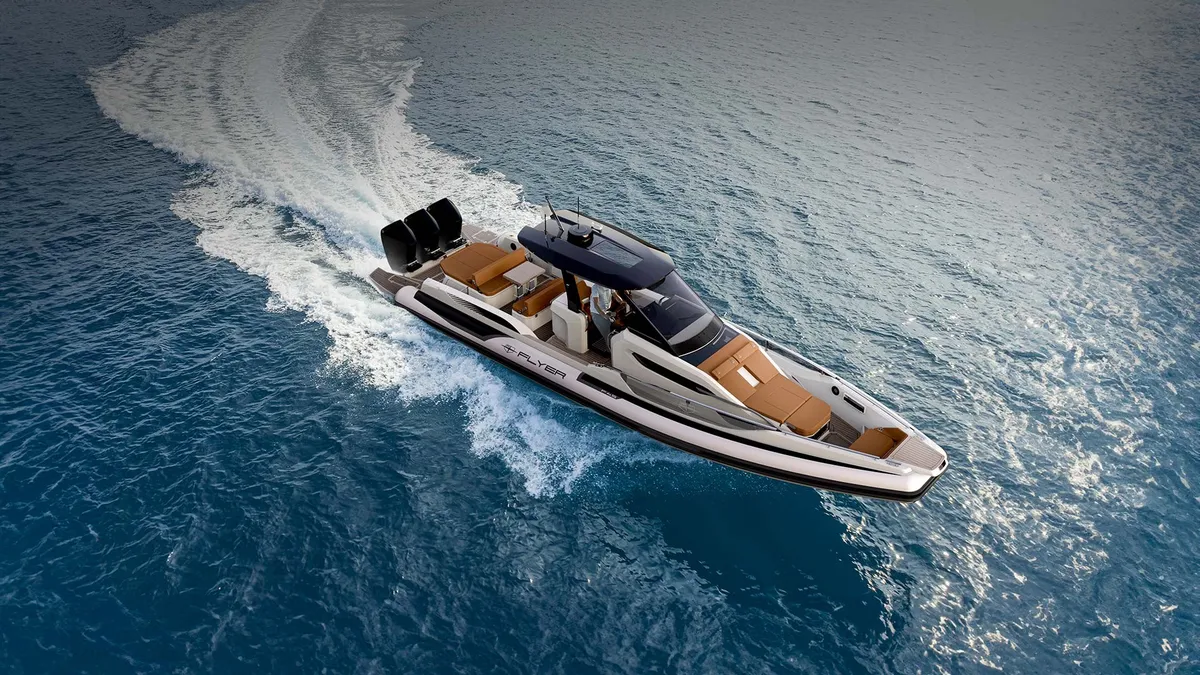 BWA Nautica Flyer F45: Boat cruising at sea