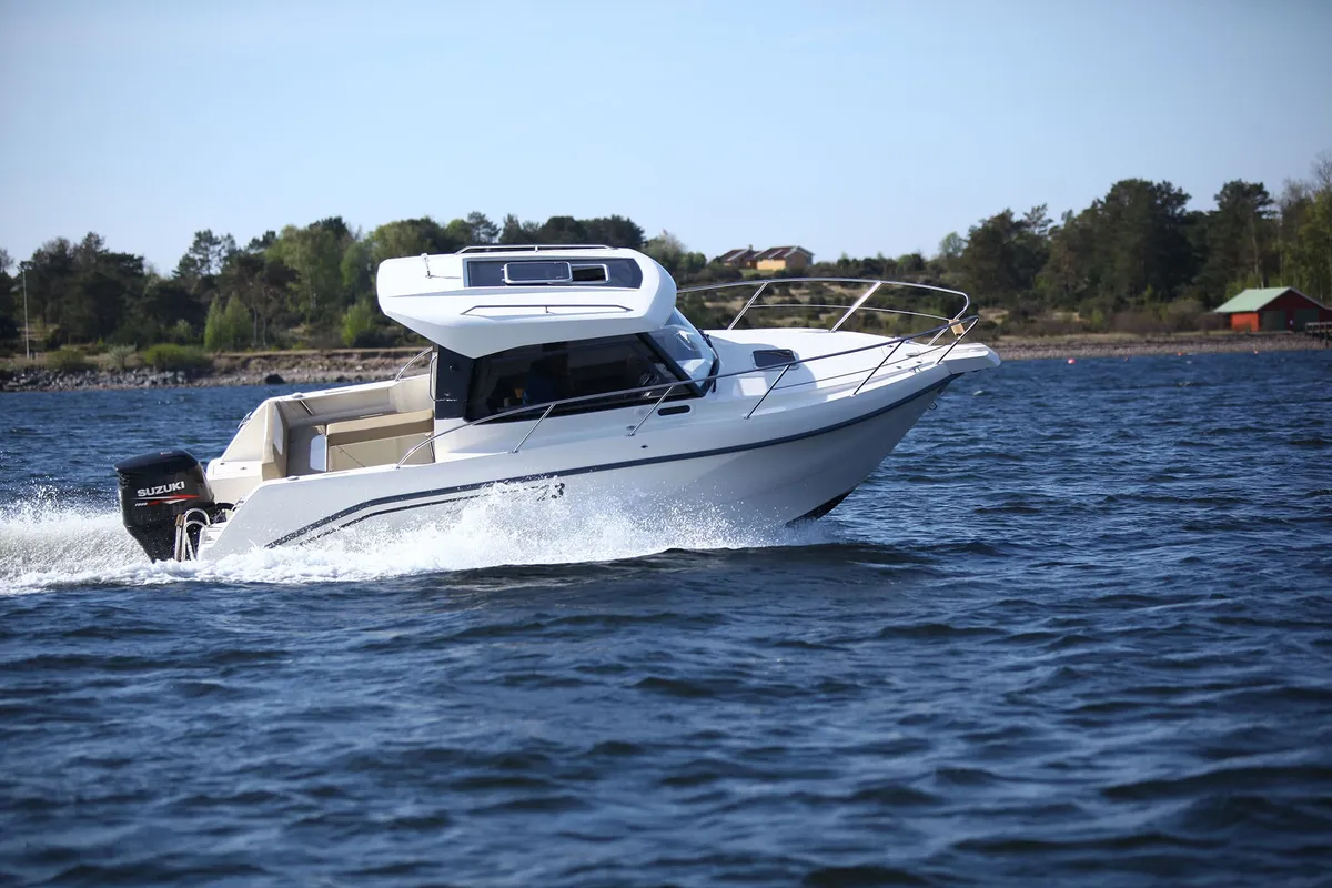Capelli Dino 23: Bootsfahrt auf dem Wasser