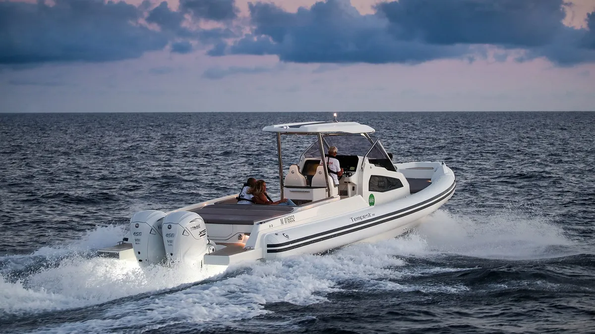 Capelli Tempest 42: Boat cruising at sea