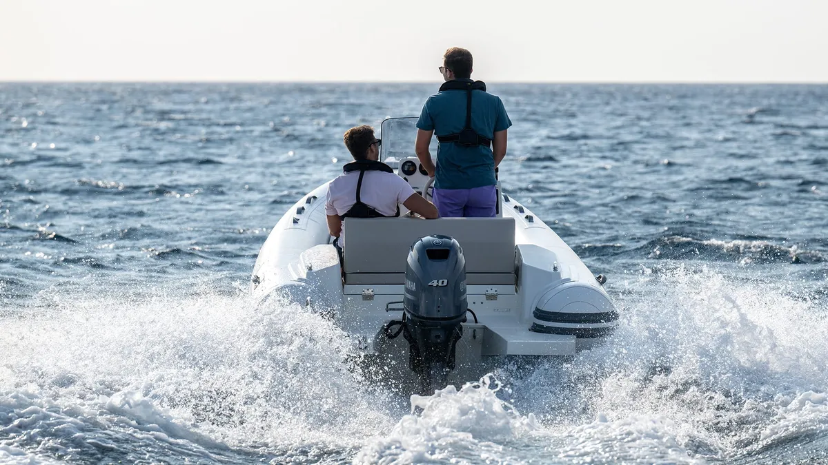 Capelli Tempest 480: Bootsfahrt auf dem Meer