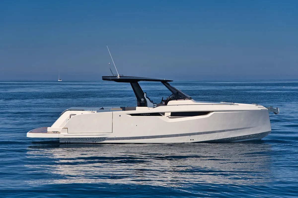Cayman Yachts 380WA: White motorboat at sea