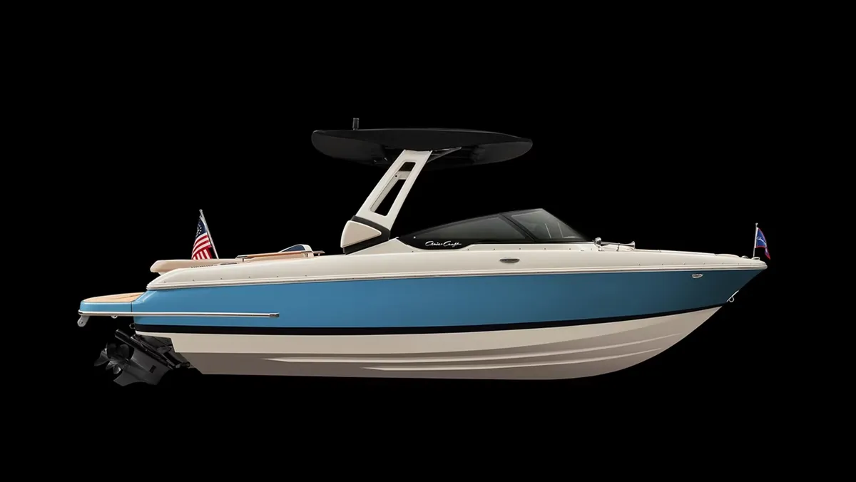 Chris-Craft Sportster 25: Side view of a boat with a sunroof