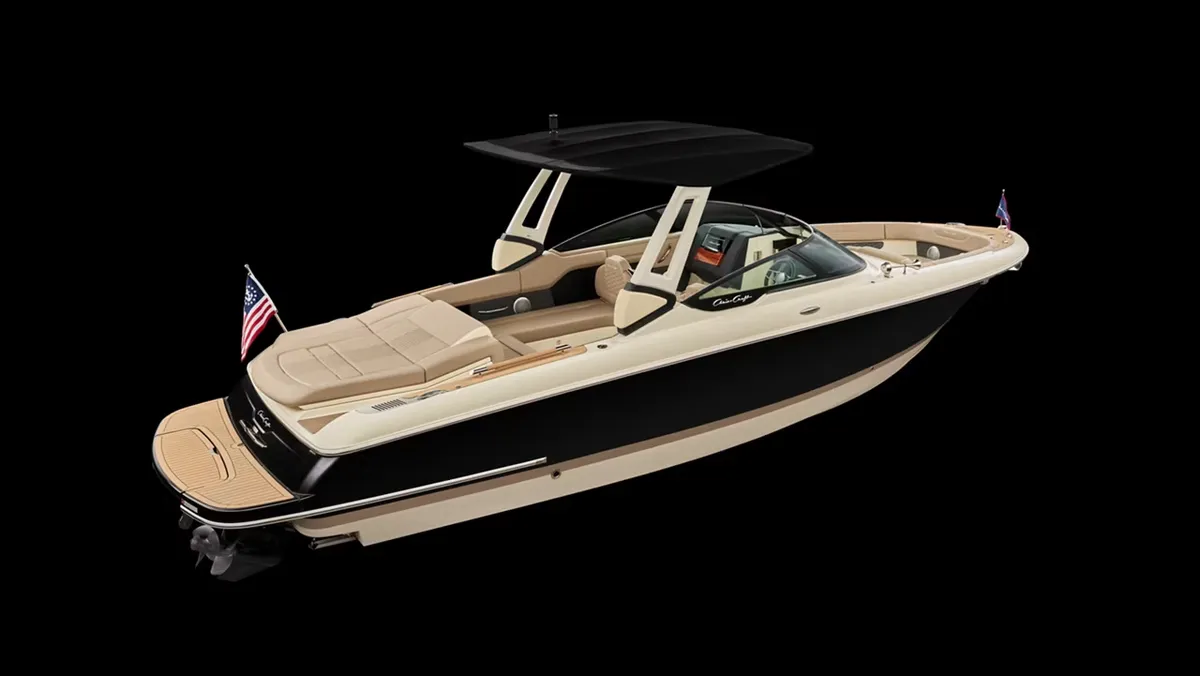 Chris-Craft Sportster 28: Luxury motorboat with sun deck