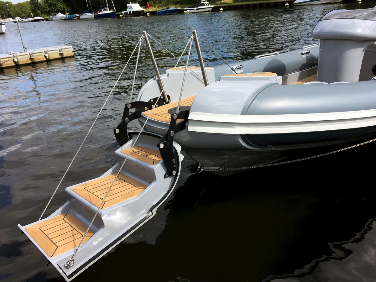 Cobra RIBs Patronus 6.2: Fold-away ladder on a boat