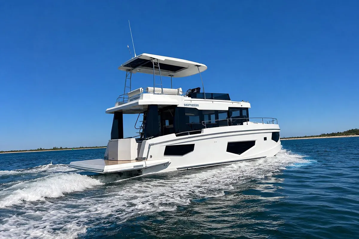 Cobra Yachts Seamaster 45: Kreuzfahrt mit einer Motoryacht auf dem Meer