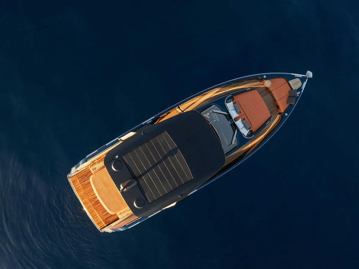 Cranchi A46 Luxury Tender: Aerial view of a boat on the water