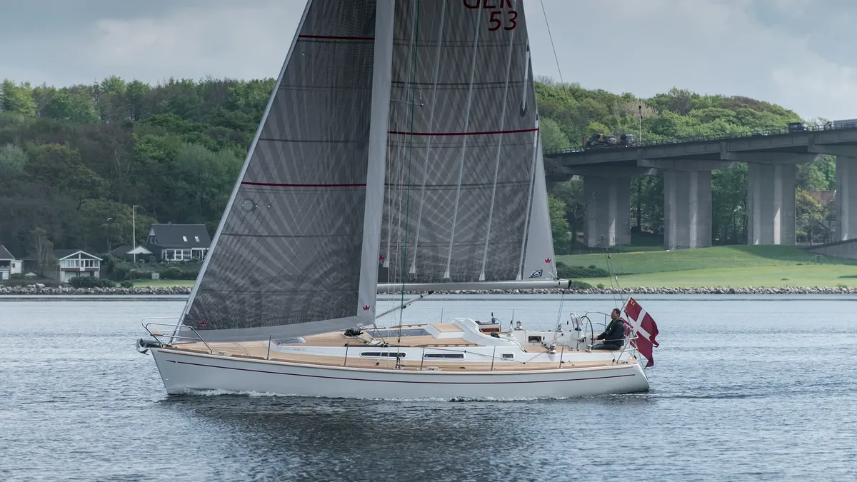 Faurby Yachts 420: Segelboot auf dem Wasser