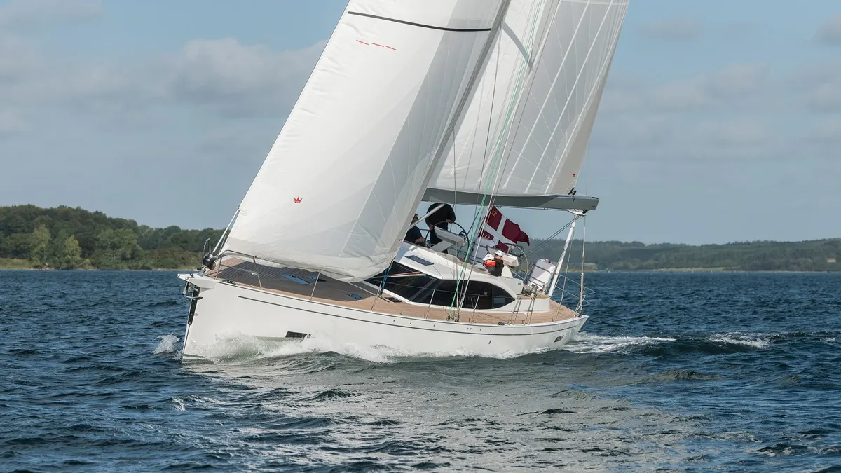 Faurby Yachts 570 DS: Segelboot unter vollen Segeln