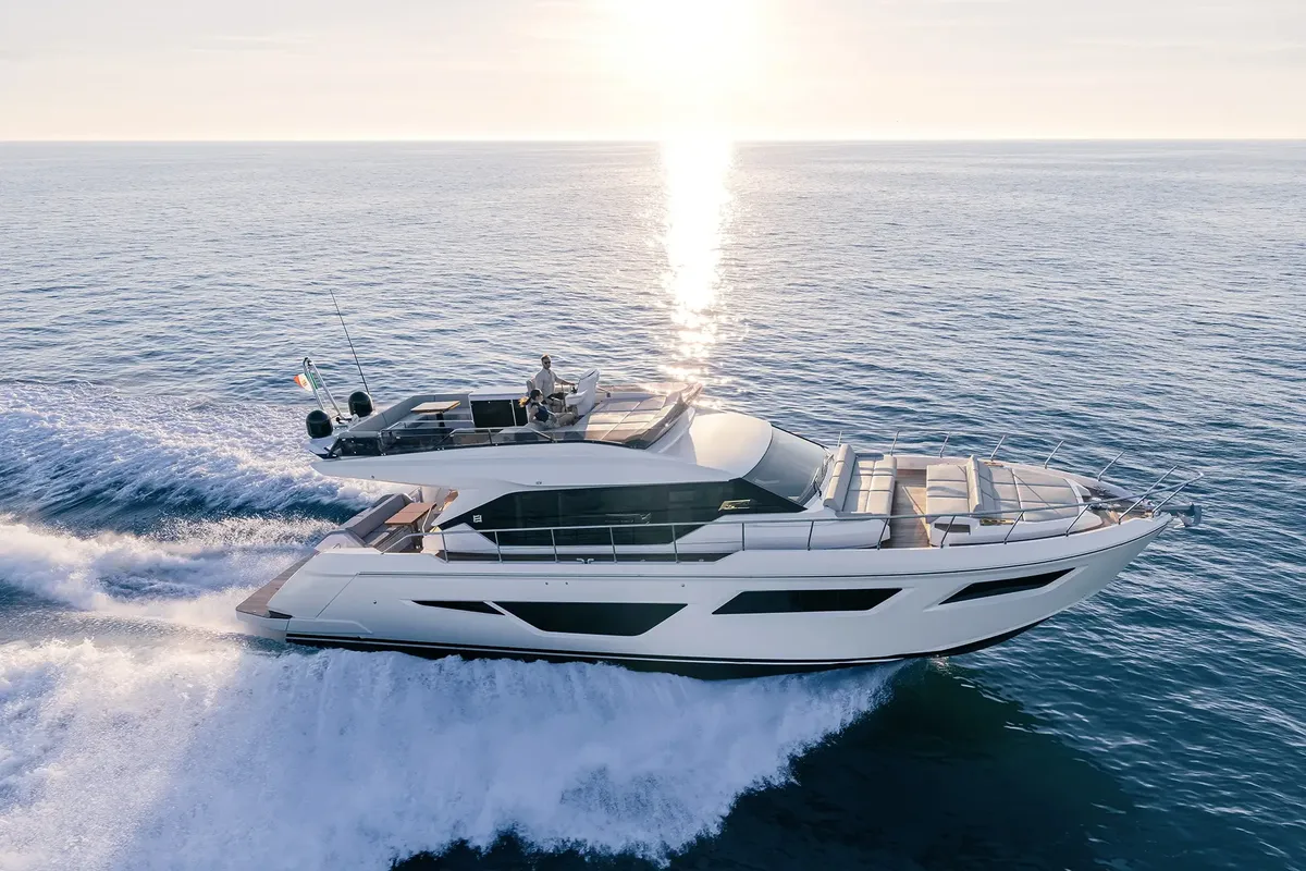 Ferretti Yachts 580: Yacht cruising at sea