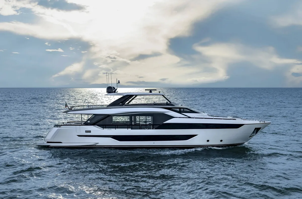 Ferretti Yachts 940: White yacht cruising at sea
