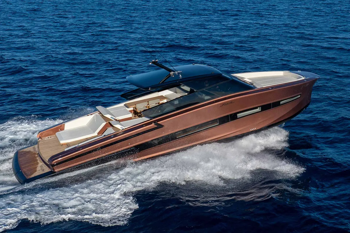 Fiart Mare P52: Boat cruising at sea