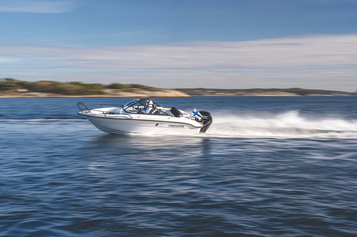 Finnmaster R5: Bootsfahrt auf dem Meer