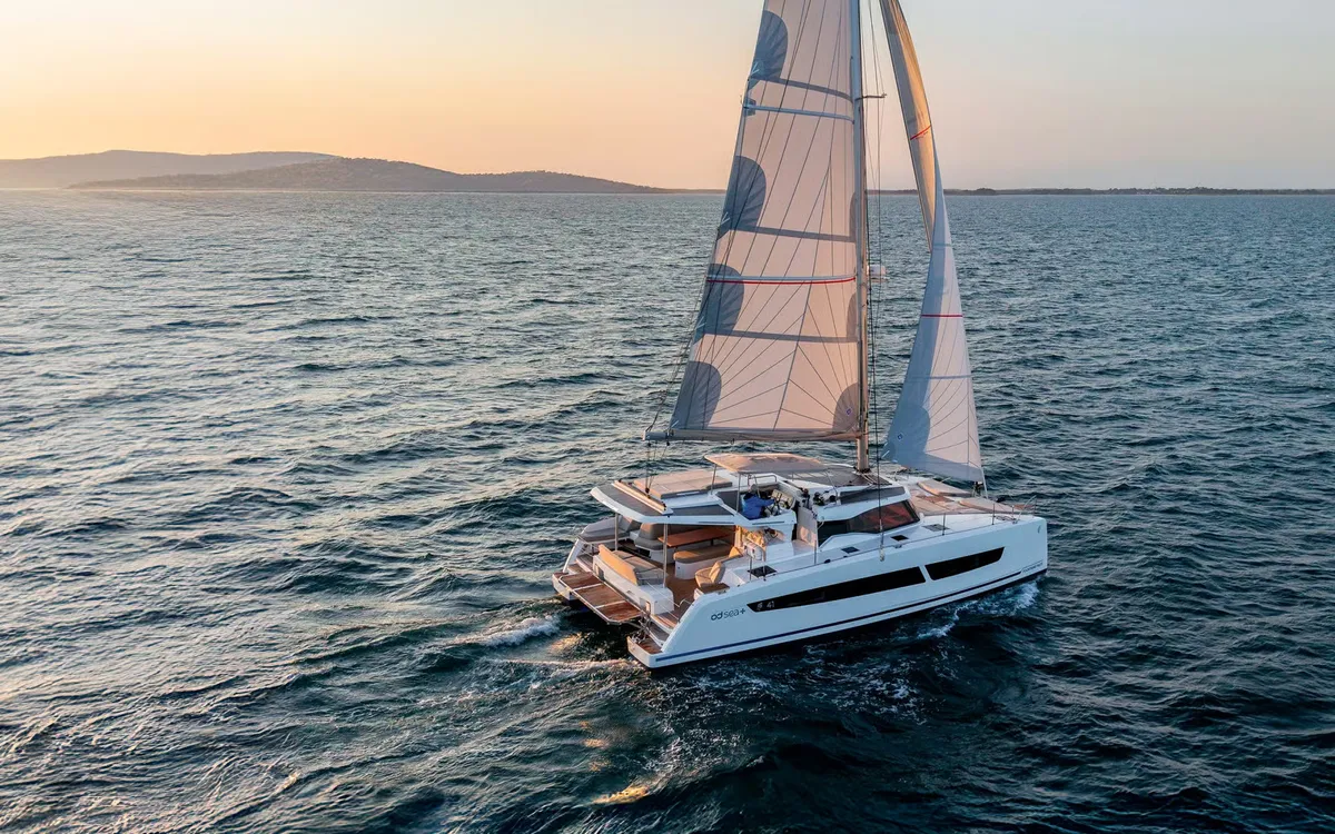 Fountaine Pajot FP41: Katamaransegeln auf dem Meer