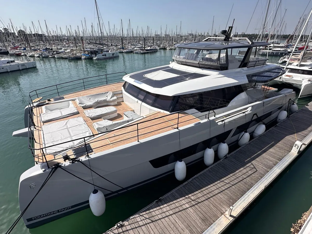 Fountaine Pajot FPY 80: Catamaran moored in a marina