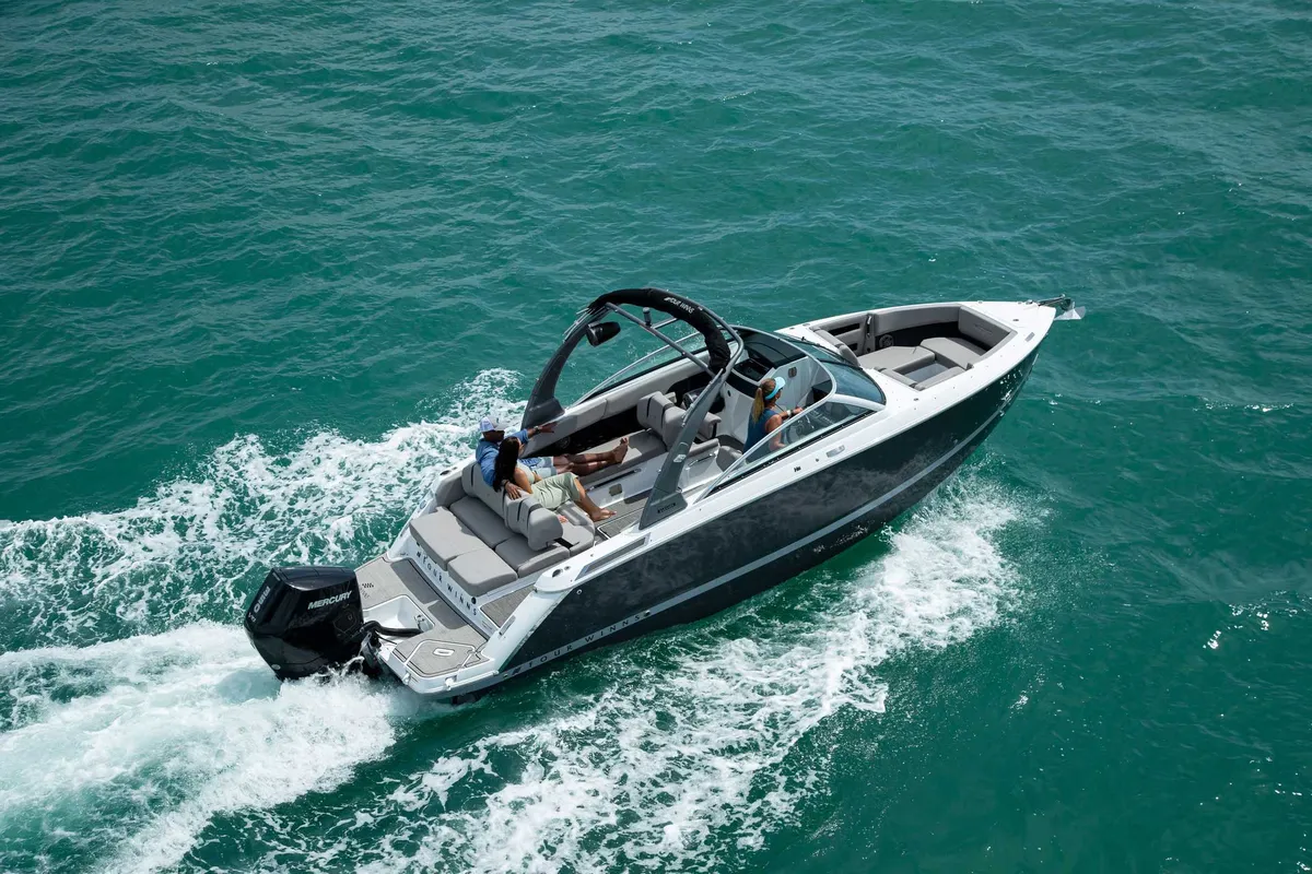 Four Winns H6 OB: Bootsfahrt auf dem Meer