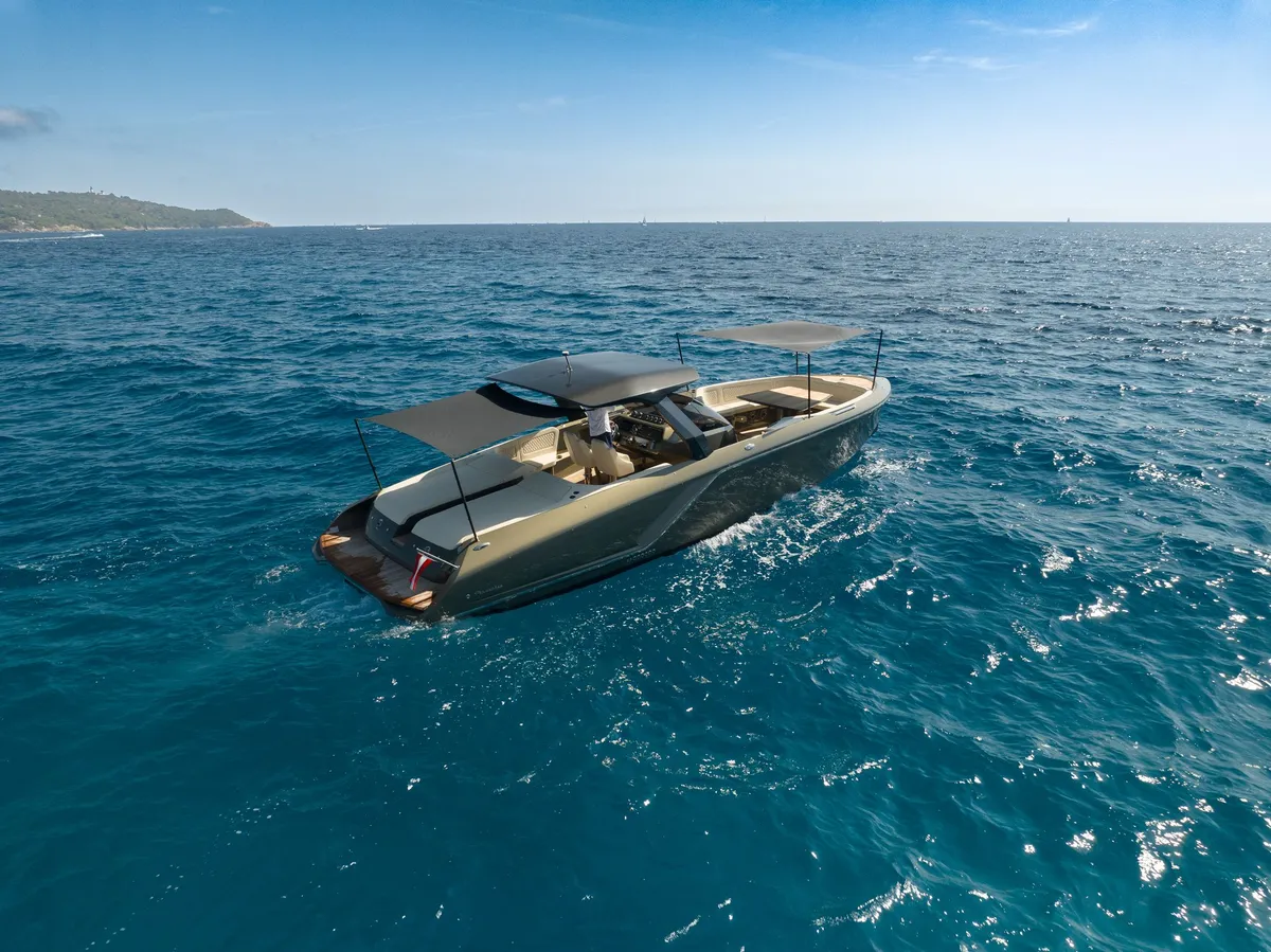 Frauscher 1212 Ghost Air: Bootsfahrt auf dem Meer