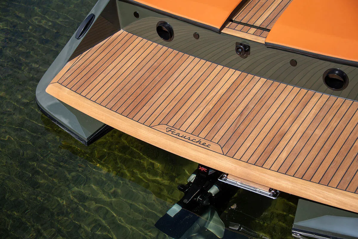 Frauscher x Porsche 850 Fantom Air: Holzdeck, Heck eines Bootes