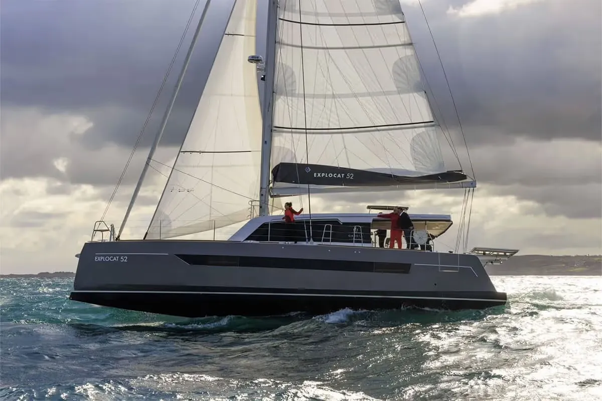 Garcia Explocat 52: Side view whilst sailing
