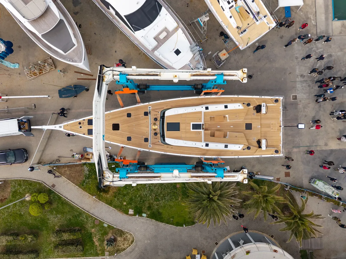 Grand Soleil Plus 80 Long Cruise: Sailing boat at a shipyard, viewed from above