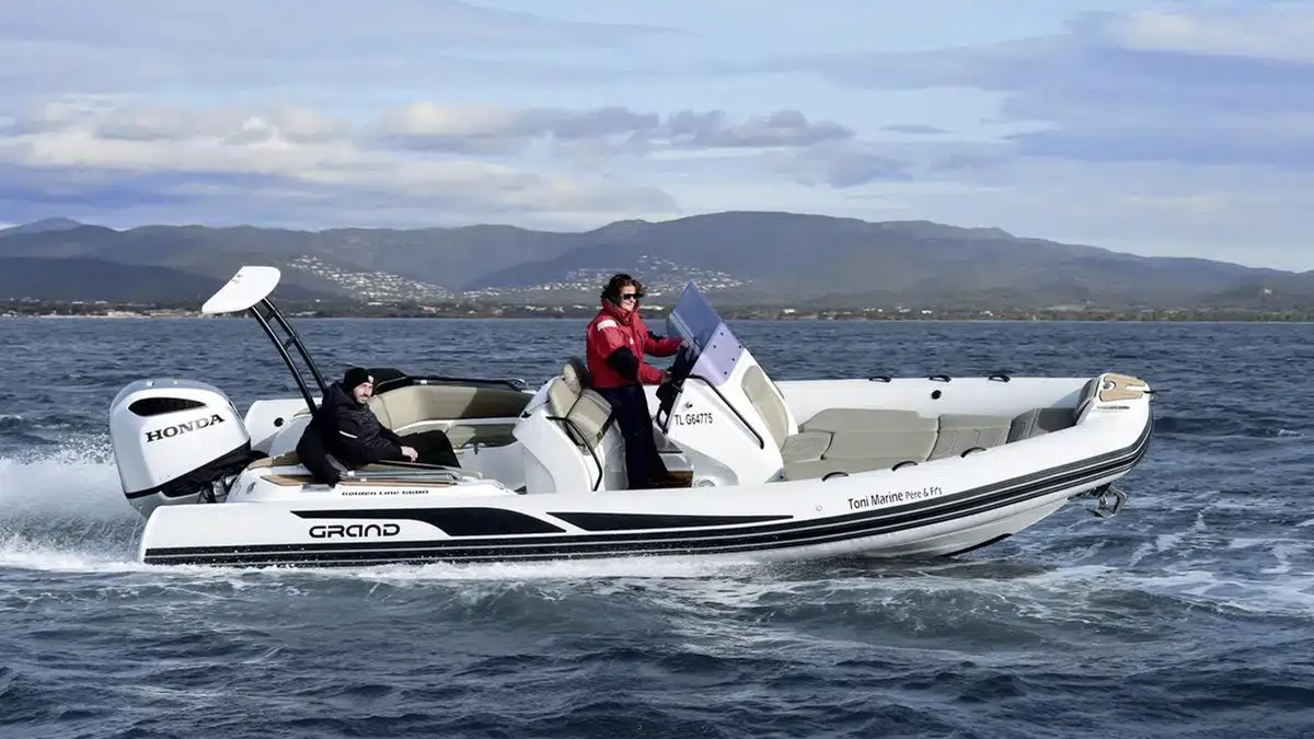 Grand G680: RIB boat cruising at sea