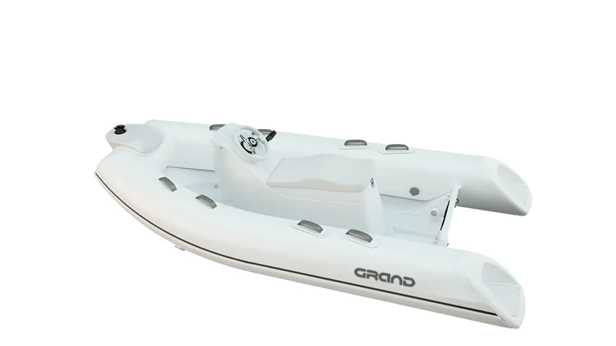 Grand S300S: Inflatable boat with steering wheel on a white background