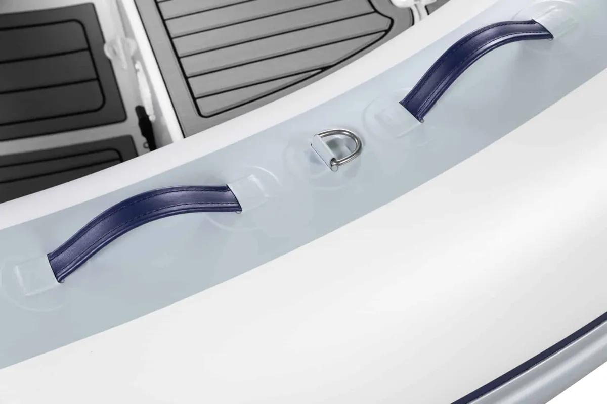 Highfield Boats Classic 310: Inflatable boat with handles around the edge