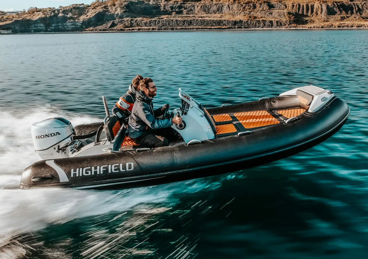 Highfield Boats Sport 460: A speedboat cuts swiftly across the water