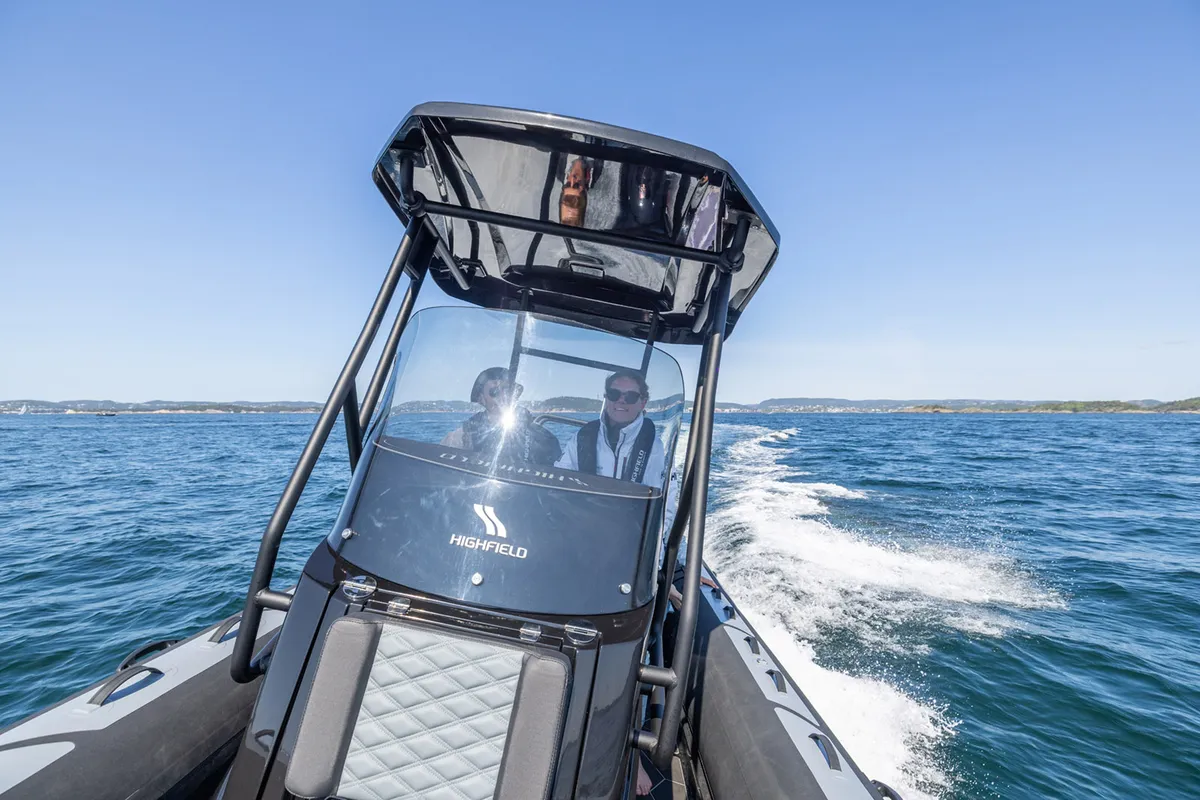 Highfield Boats Sport 660: Boat cruising at sea