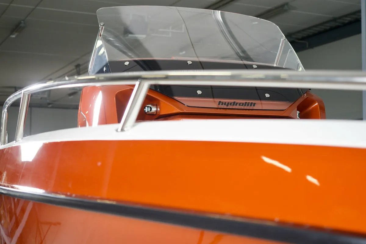Hydrolift X-22: Détail du pare-brise et de la proue