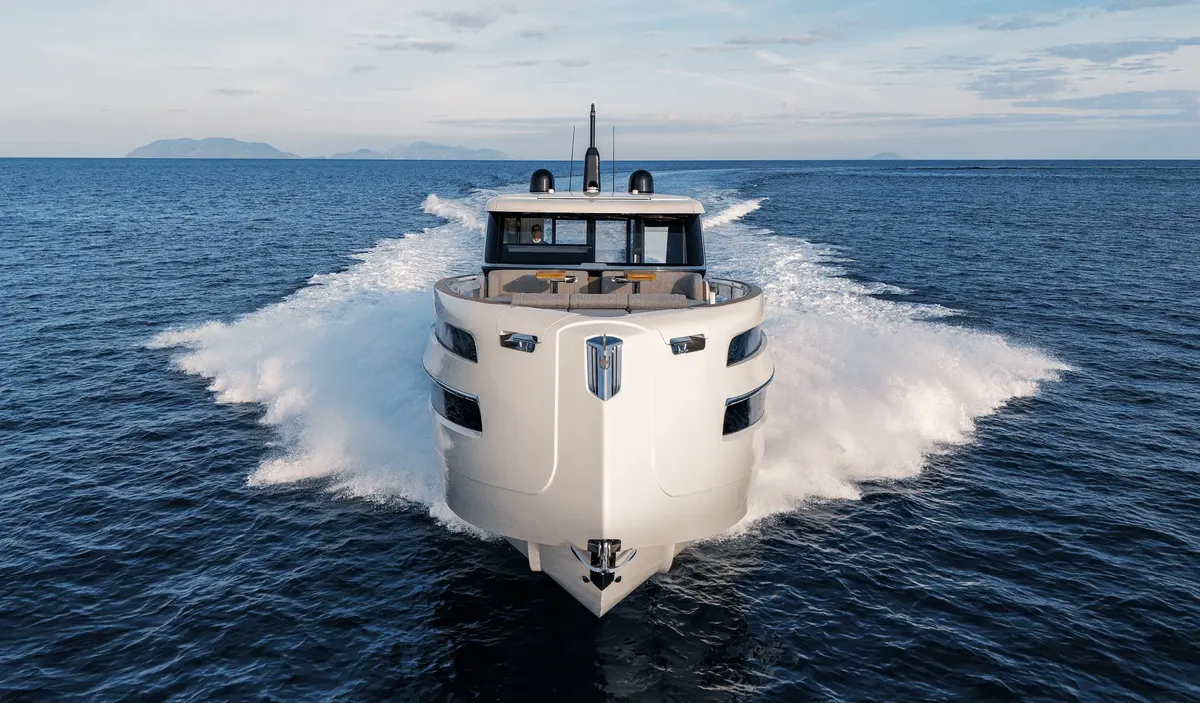 Invictus Yacht ST550: Bootsfahrt auf dem Meer