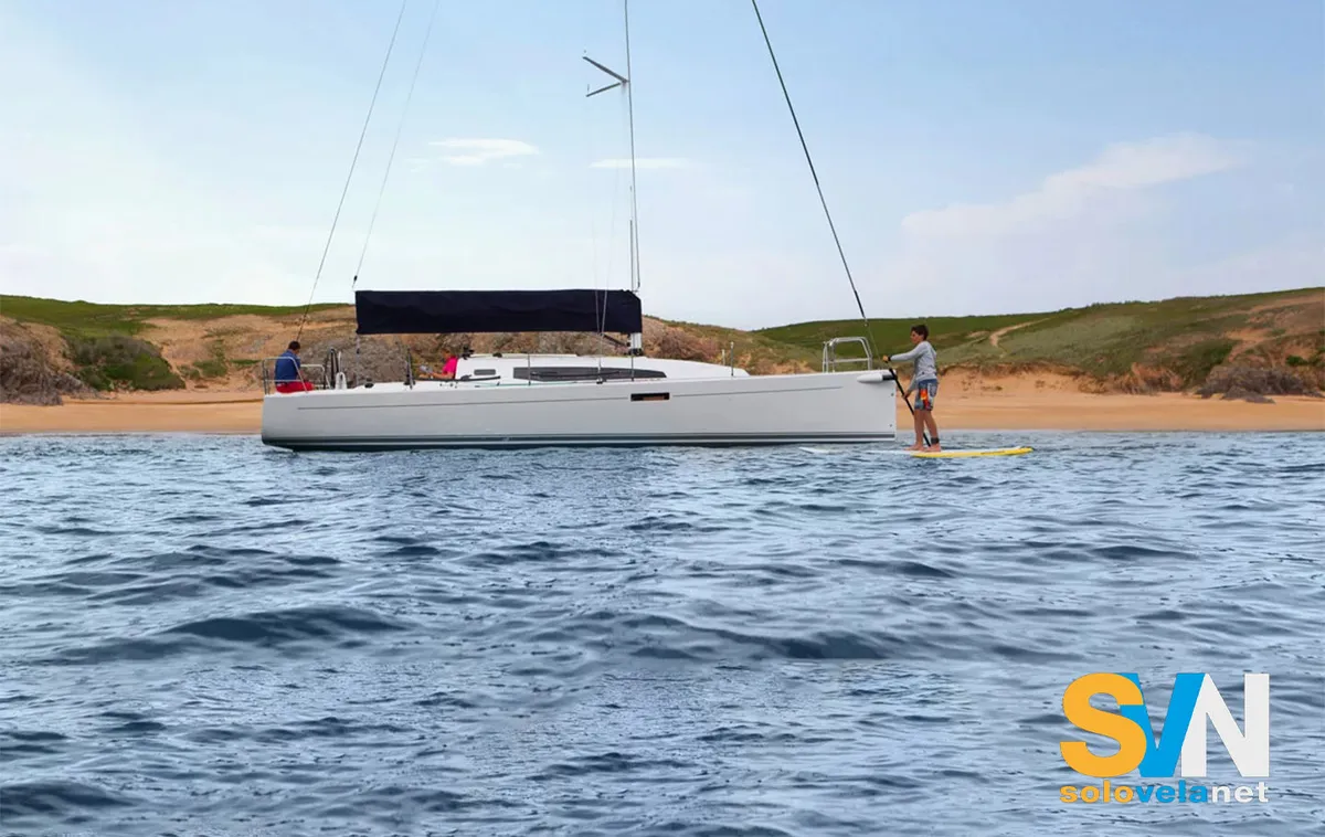 J/Boats 36: Sailing boat at anchor by the beach