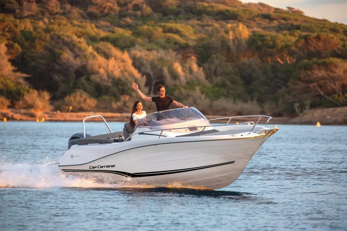 Jeanneau Cap Camarat 6.5 WA: Bootsfahrt mit Passagieren