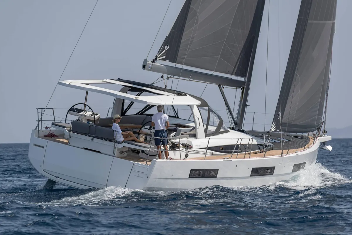 Jeanneau Yachts 60: Sailing boat at sea