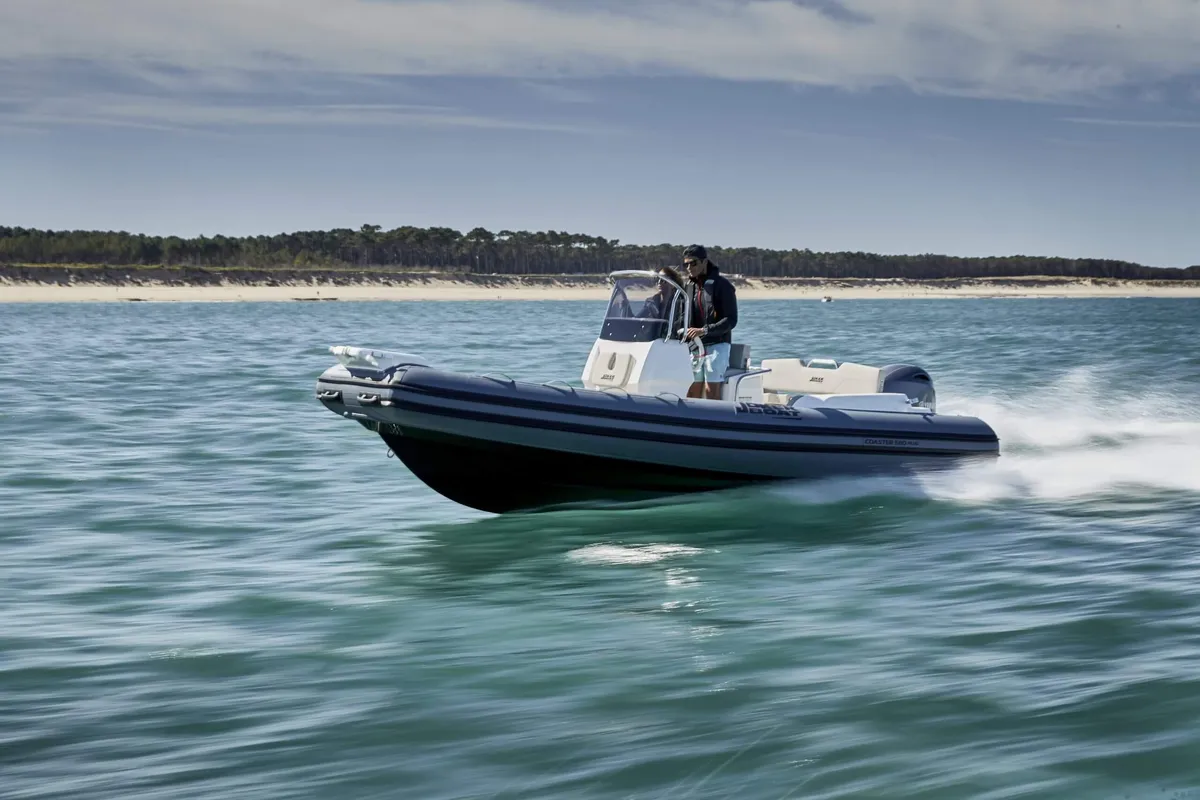Joker Boat Coaster 580 Plus: Eine Fahrt mit dem Schlauchboot auf dem Meer